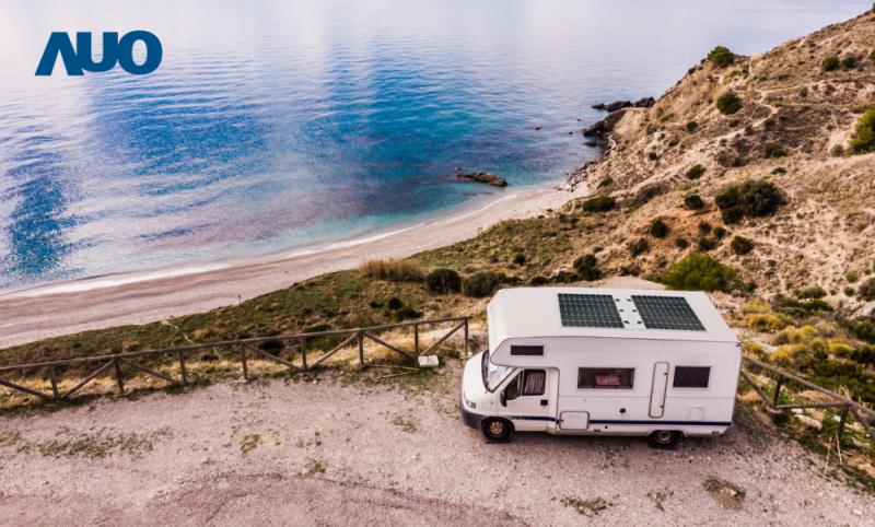 「可撓輕量化太陽光電板SunCurva」使用輕量特殊耐候型複合板取代傳統太陽能板的玻璃前板，不僅降低70%重量，每米平方僅3Kg；具有抗衝擊性能及通過電磁相容性測試，可應用於交通運輸工具，如露營車、遊艇等